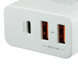 canyon-universal-3xusb-ac-charger-in-wall-with-over-voltage--10948-cne-cha08w.webp